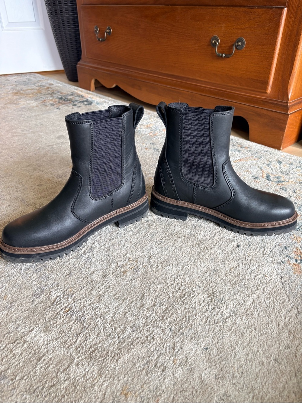 L.L. Bean Black Chelsea Lug Sole Ankle Boots